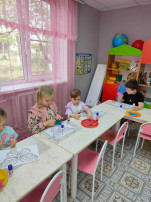 Творческий полет в группе "Барбарики": Бабочки в технике отрывной аппликации! Творческий полет в группе "Барбарики": Бабочки в технике отрывной аппликации!.